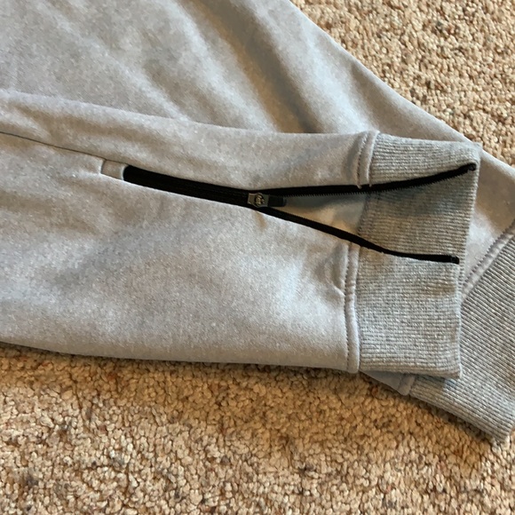 Grey warm up sweatpants - Picture 3 of 4